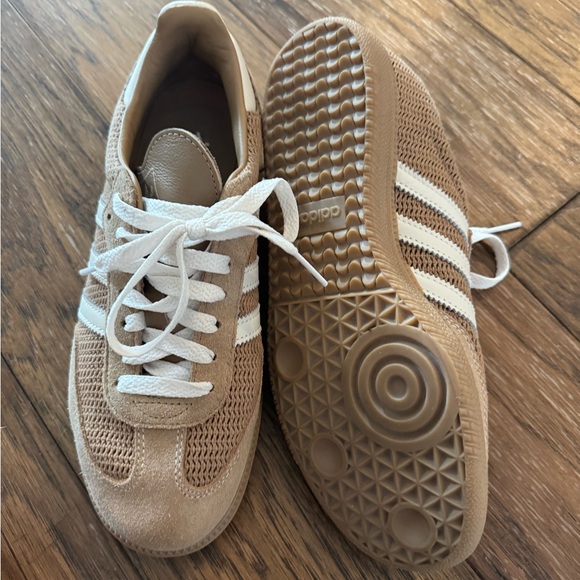 Aiddias Tan Sneakers - Picture 5 of 5